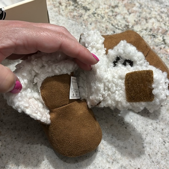 UGG Crib Booties - Picture 9 of 11